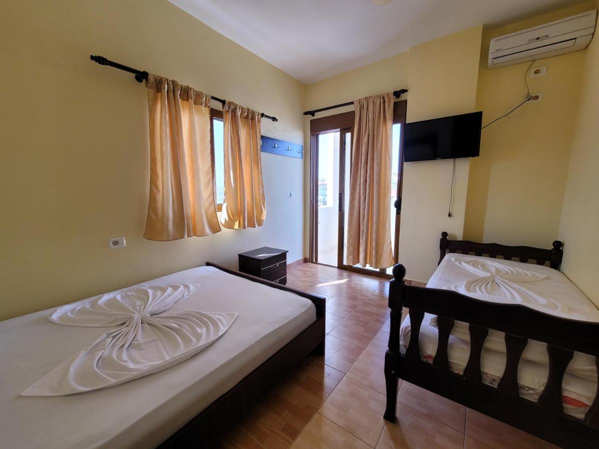 Apartments Luis Ксамил Екстериор снимка