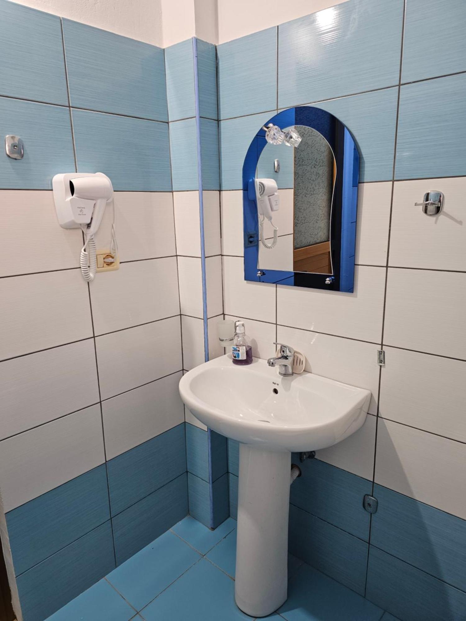 Apartments Luis Ксамил Екстериор снимка